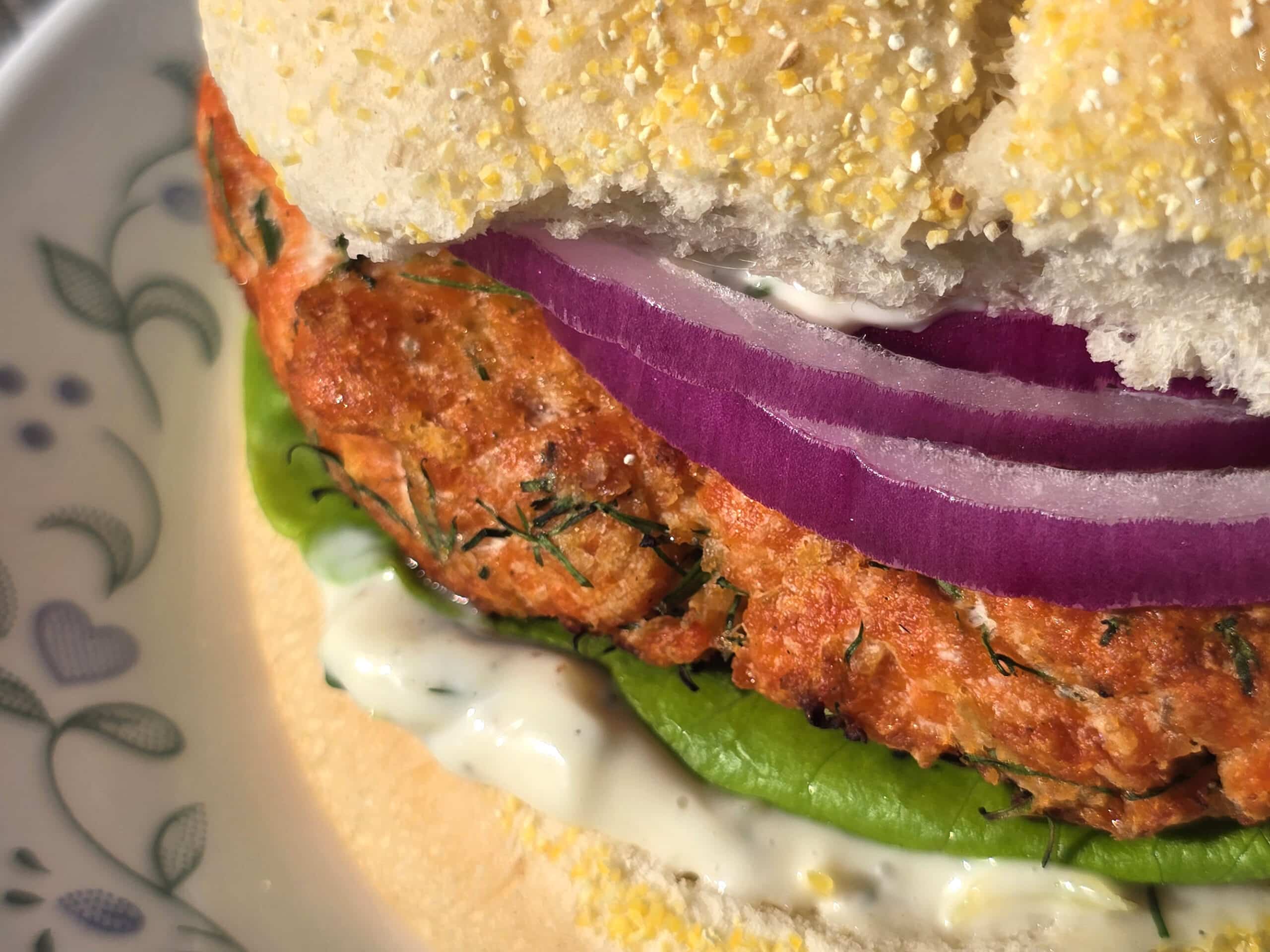 Easy Campfire Lemon Dill Salmon Burgers: Simple One-Bowl Recipe