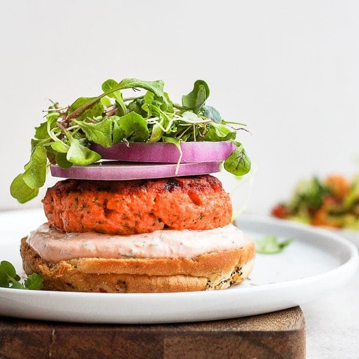 Quick & Robust Lemon Dill Salmon Burgers: Elegant Homemade Meals